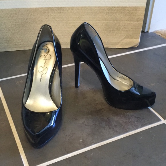 Jessica Simpson Shoes - Jessica Simpson 7.5 black heels